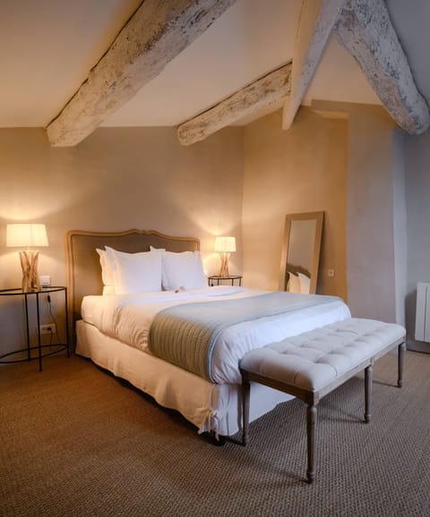 Master bedroom - top floor (160cm)
