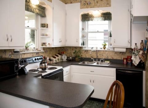 Full-equipped Kitchen