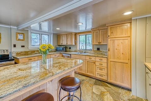 Kitchen and dining area