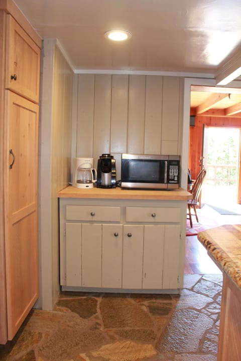 Coffee Station Keurig,  Regular Coffee Pot,  Microwave