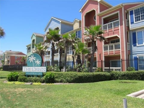 Well kept complex with two pools and fitness center.
