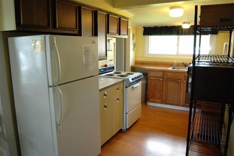 Kitchen (Dining area to the left not pictured)