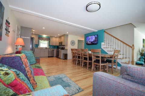 Large TV & Blue Tooth Soundbar, Private WiFi & Cable TV!