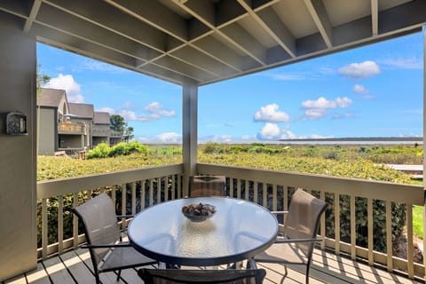 Views of the ocean!