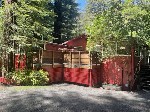 Front of house and driveway