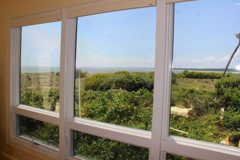 This 3 BR3.5 BA villa has amazing views of the ocean and Edisto River!