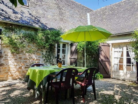 Property, Green, Real Estate, House, Yellow, Building, Umbrella, Cottage, Tree, Architecture