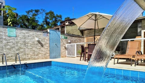 Pool waterfall
