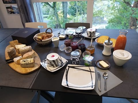 Free daily local cuisine breakfast