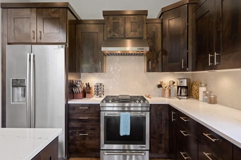 5d3043e9-ed2f-49c8-8611-e8c7ec0b8366