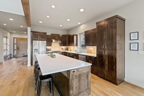 89422597-889b-45d4-949c-f5602f707bec