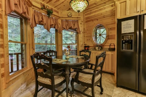 Breakfast nook with seating for 4