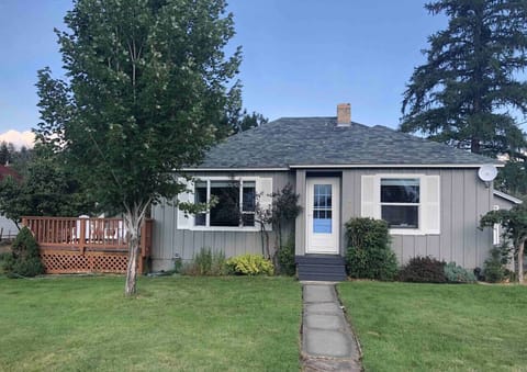 Serendipity Cottage--3 blocks from downtown Joseph.