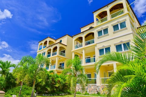 Sea Shore Allure, Home to Luxurious One, Two & Three Bedroom Villa-Styled Suit