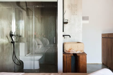 Family Suite, 2 Bedrooms, Connecting Rooms, Pool View | Bathroom | Shower, hair dryer, towels