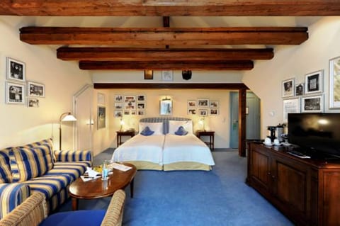 Superior Jazz Junior Suite | Minibar, in-room safe, desk, soundproofing