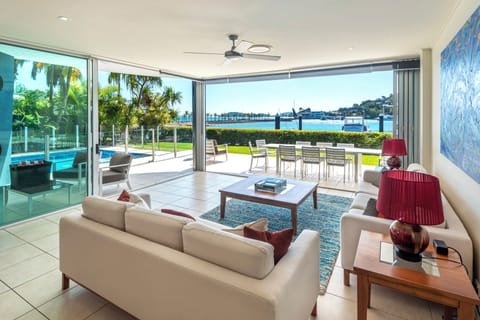 House, 4 Bedrooms | Living area | LED TV, DVD player