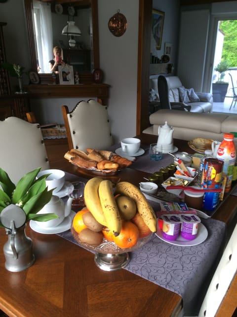 Free daily continental breakfast