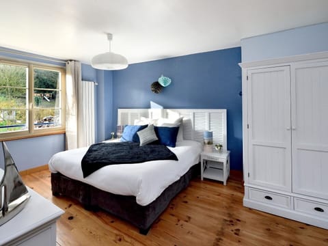 Quadruple Room, Ensuite (Bleu Atlantique) | 1 bedroom