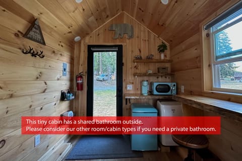 Economy Cabin, 1 Queen Bed | Iron/ironing board, free WiFi, bed sheets