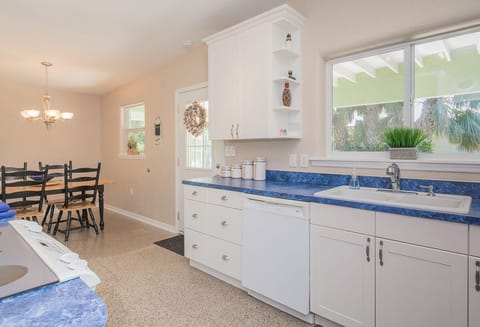 Kitchen and dining area.