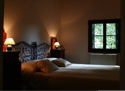 1 bedroom, desk, cribs/infant beds, free WiFi