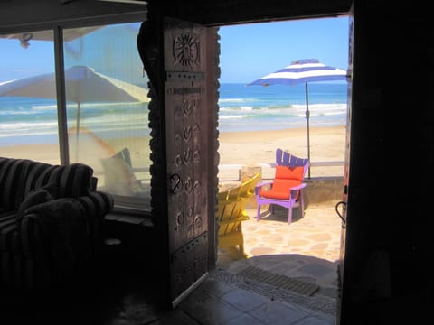 Casita Barranca, the Richard Feynman house. Right on the beach