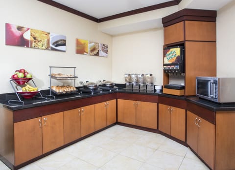 Free daily buffet breakfast