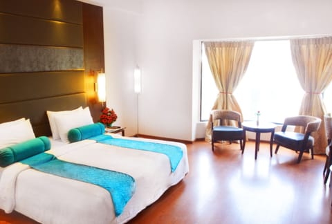 Suite | 1 bedroom, Egyptian cotton sheets, premium bedding, minibar