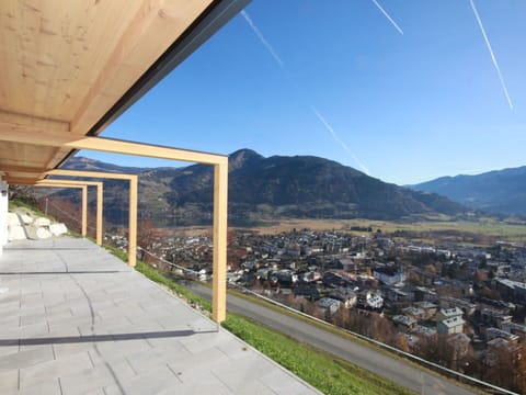 Sky, Property, Mountain, Architecture, Real Estate, House, Tree, Building, Home, Hill