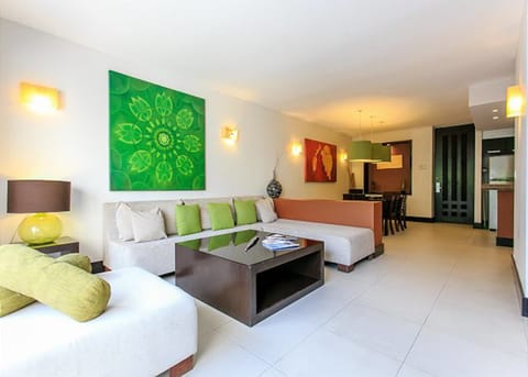 Condo | Living room | Flat-screen TV, DVD player
