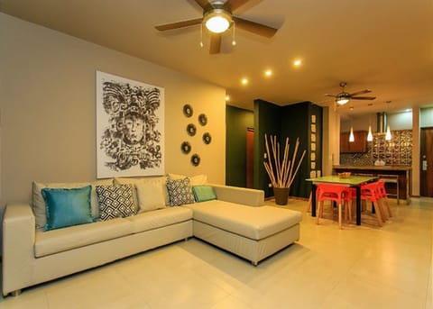 Condo | Living room | Flat-screen TV, DVD player