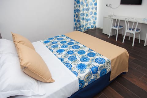Double Room, Sea View (Positano) | Down comforters, in-room safe, desk, blackout drapes