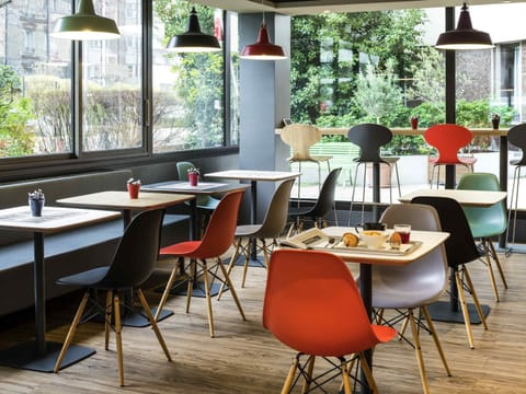 Daily buffet breakfast (EUR 13.9 per person)