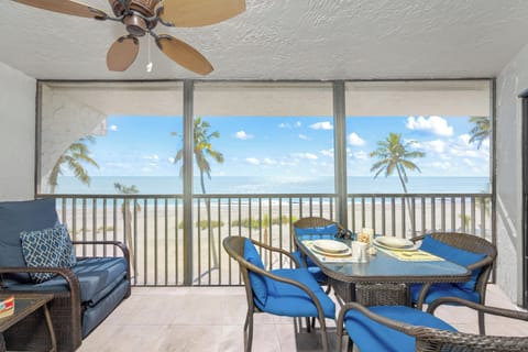 Direct Gulf view!  Can't get closer to the beach and water.  Sit and relax!