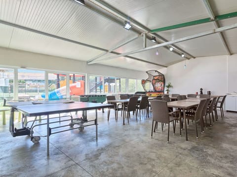 Table, Furniture, Chair, Building, Interior Design, Flooring, Hall, Floor, Wood, Desk