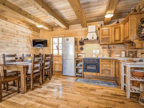 Property, Room, Building, Interior Design, Furniture, Ceiling, Floor, Beam, Home, Wood