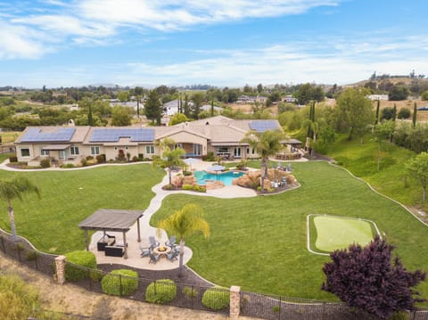 Welcome to Twilight Vines - an expansive estate surrounded by some of the best wineries and vineyards in Temecula.