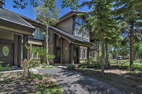 Mammoth Lakes Vacation Rental | 2BR | 2BA | 1,248 Sq Ft | 2-Steps to Access