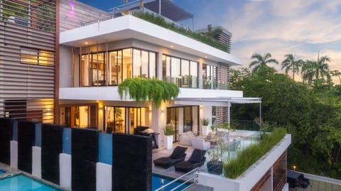Penthouse with rooftop terrace, Jacuzzi and BBQ