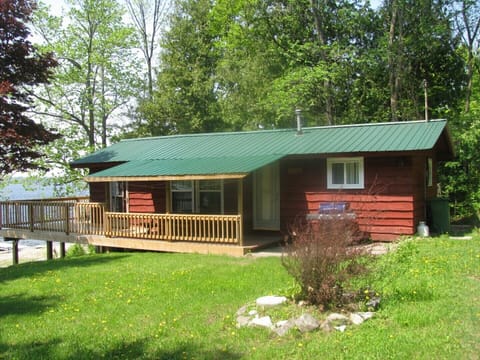 Cedar Cottage at Shiloh Cottages, Fenelon Falls