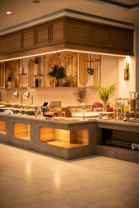Free daily buffet breakfast
