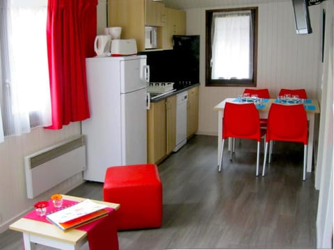 Chalet, 2 Bedrooms (5 Pers) | Private kitchen | Electric kettle