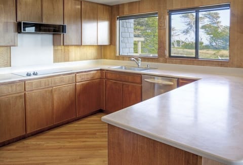 Your group’s chef(s) will love the spacious, well-equipped gourmet kitchen.
