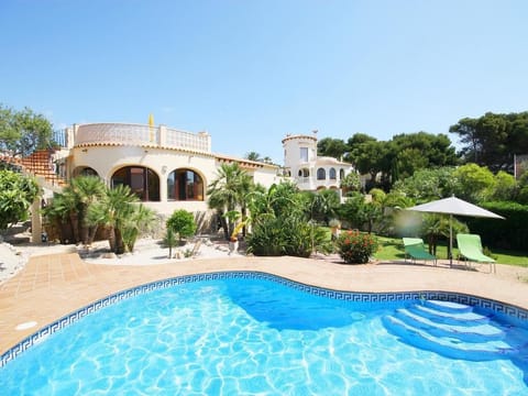 Garden and swimming pool