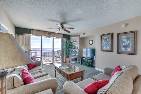 Beautifully Furnished Living Room 
