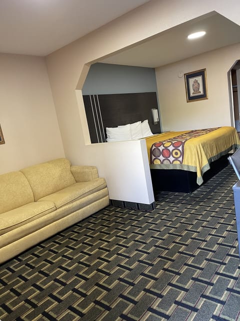 Room | Individually decorated, individually furnished, iron/ironing board