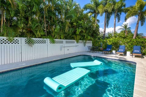 Tropical oasis getaway 