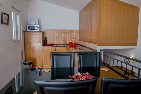 Duplex House Dining and Kitchen