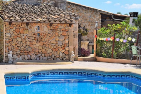 typical majorcan house with swimming pool